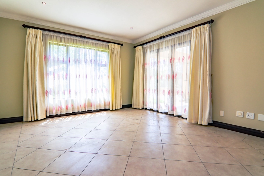 4 Bedroom Property for Sale in Blue Valley Golf Estate Gauteng