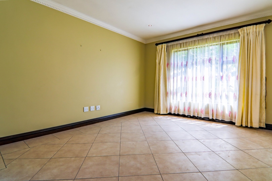 4 Bedroom Property for Sale in Blue Valley Golf Estate Gauteng