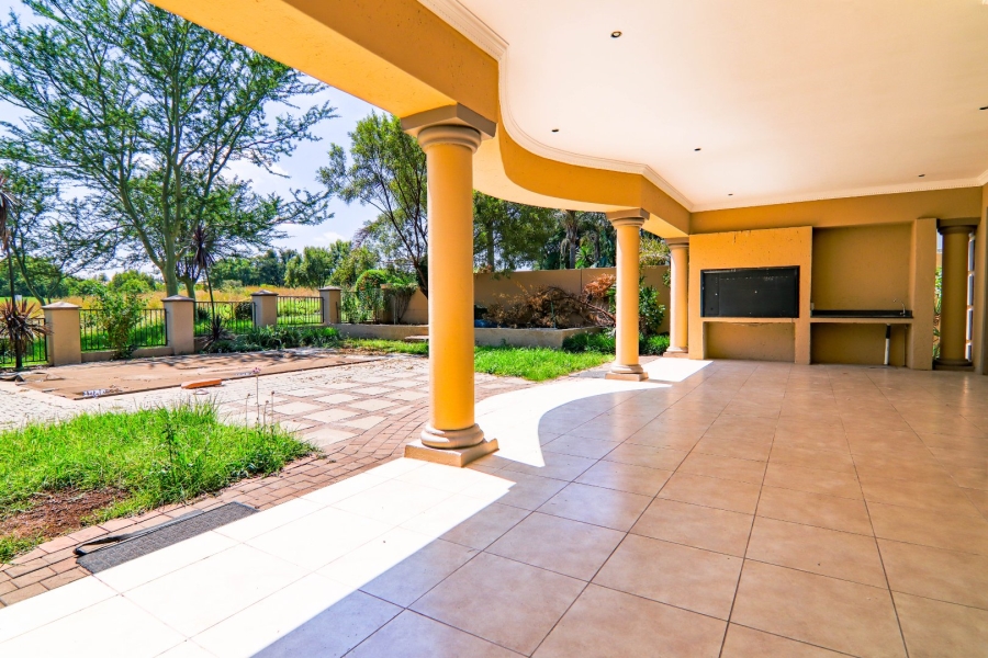 4 Bedroom Property for Sale in Blue Valley Golf Estate Gauteng