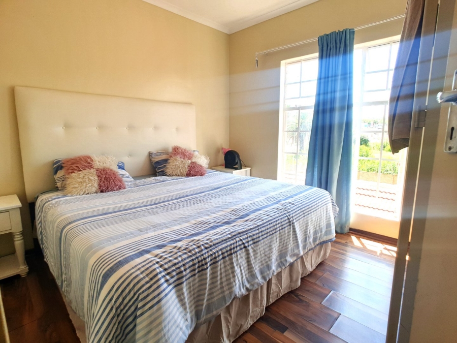 2 Bedroom Property for Sale in Die Hoewes Gauteng