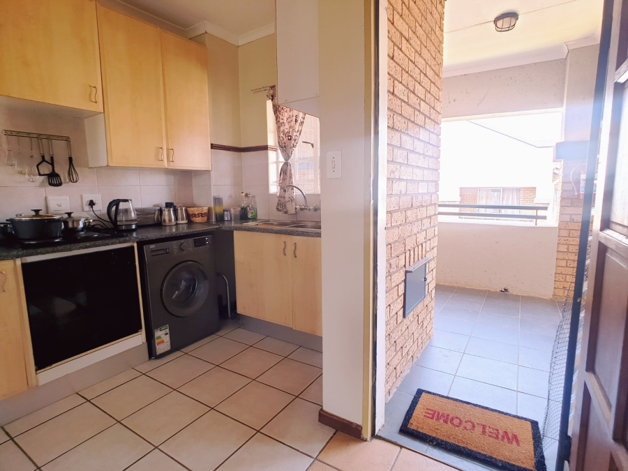 2 Bedroom Property for Sale in Die Hoewes Gauteng