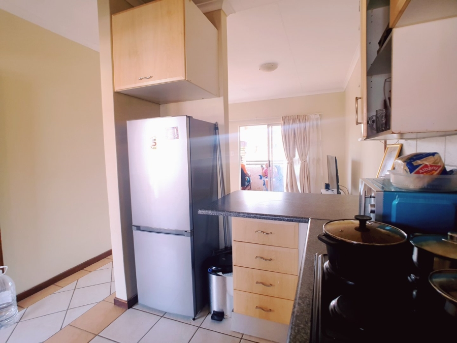 2 Bedroom Property for Sale in Die Hoewes Gauteng