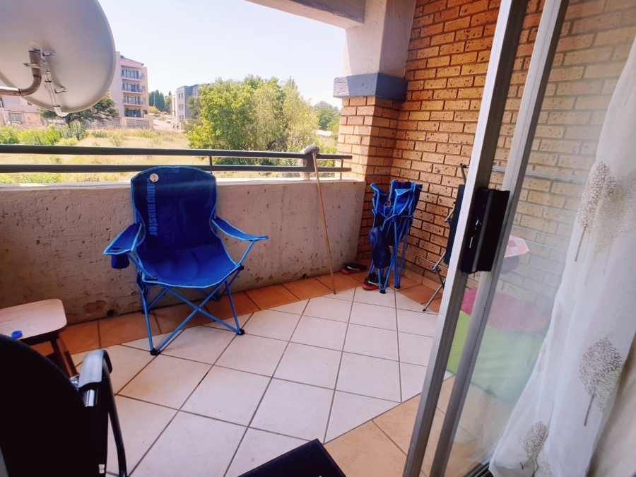 2 Bedroom Property for Sale in Die Hoewes Gauteng