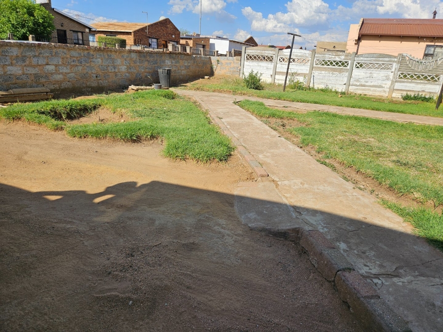 3 Bedroom Property for Sale in Etwatwa Gauteng