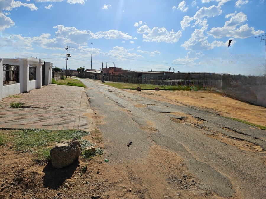 3 Bedroom Property for Sale in Etwatwa Gauteng