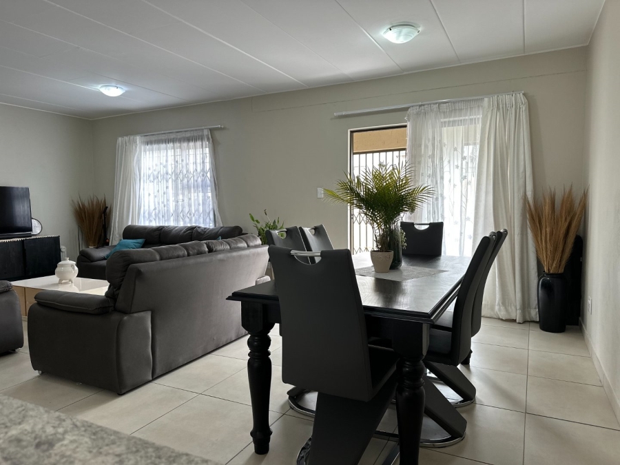 3 Bedroom Property for Sale in Blue Hills AH Gauteng
