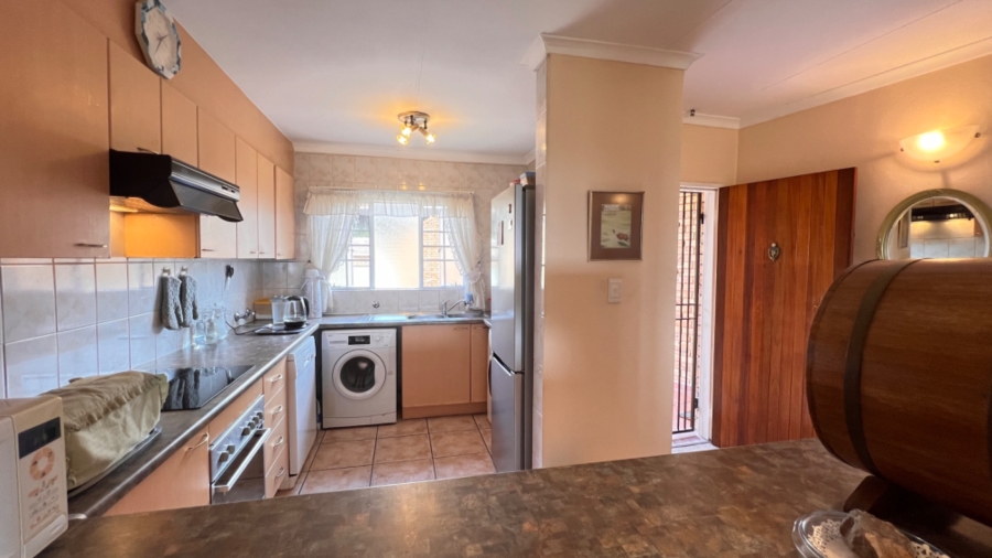 2 Bedroom Property for Sale in Windsor East Gauteng