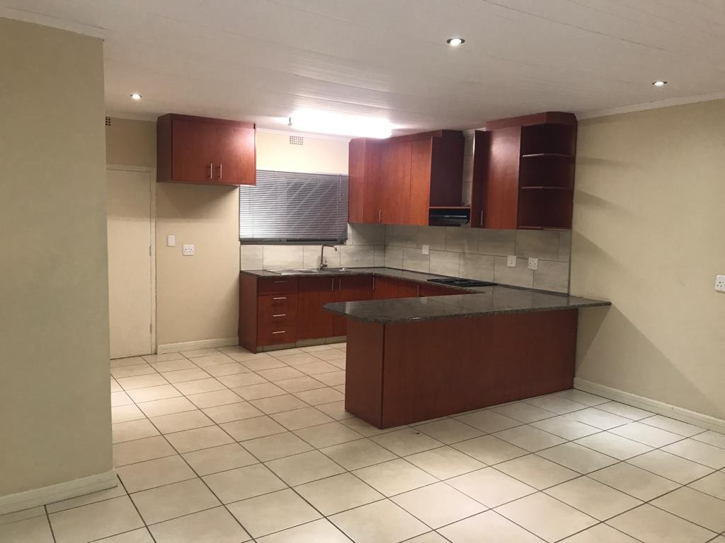 To Let 2 Bedroom Property for Rent in Robertsham Gauteng
