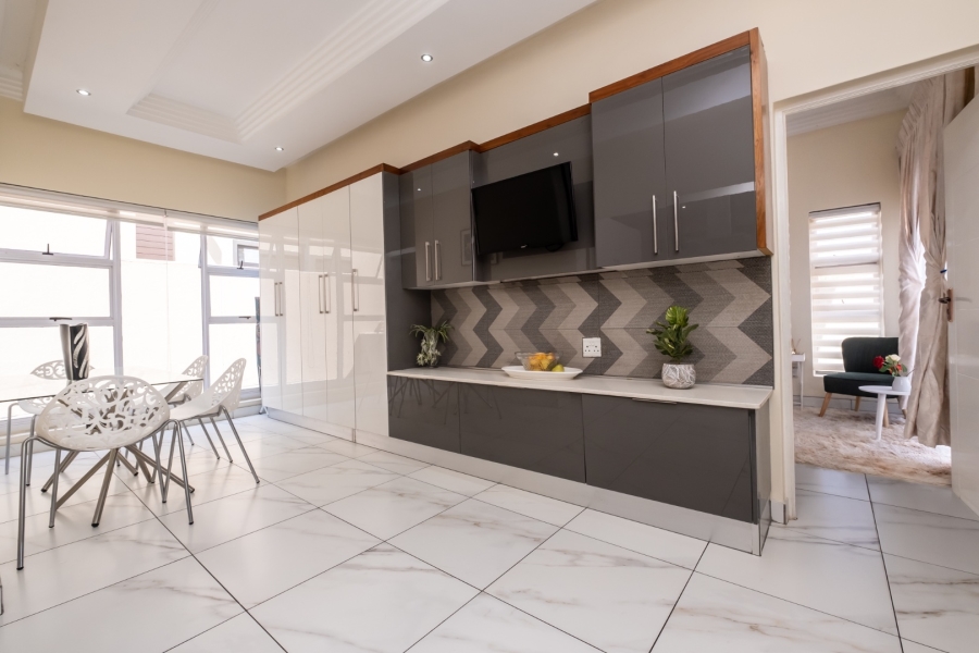To Let 4 Bedroom Property for Rent in Waterfall Gauteng