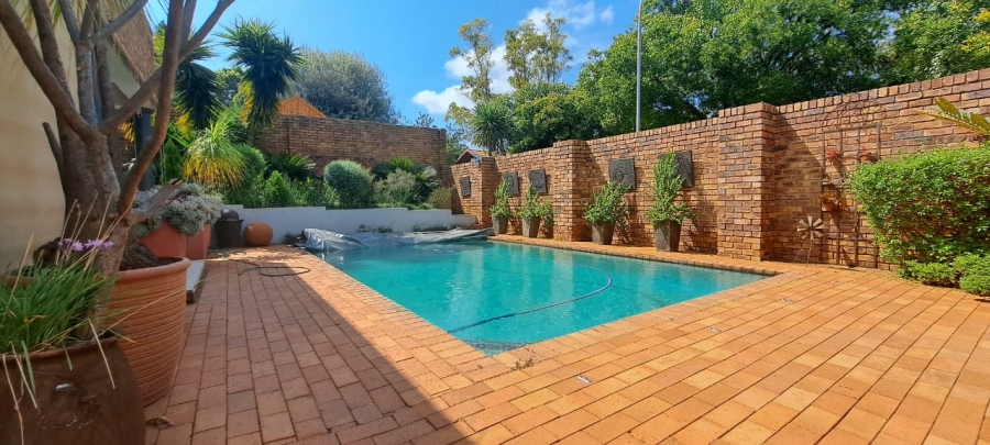 4 Bedroom Property for Sale in Eldoraigne Gauteng