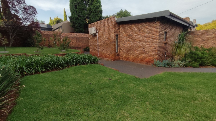 4 Bedroom Property for Sale in Eldoraigne Gauteng