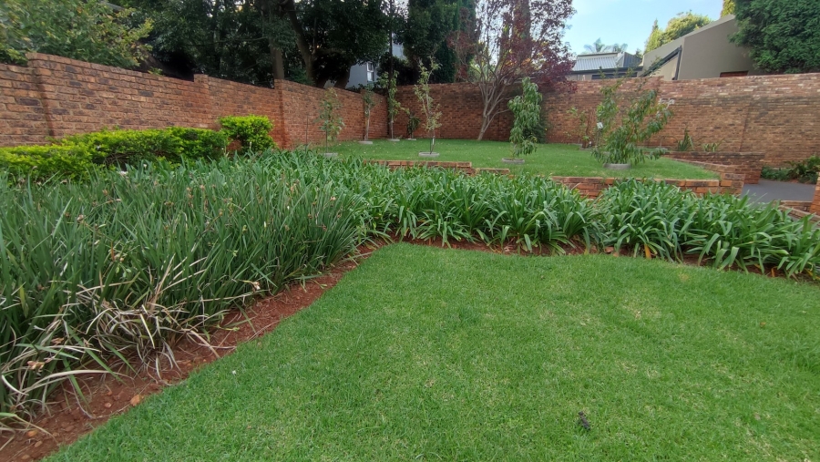 4 Bedroom Property for Sale in Eldoraigne Gauteng