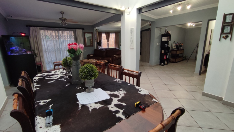 4 Bedroom Property for Sale in Eldoraigne Gauteng