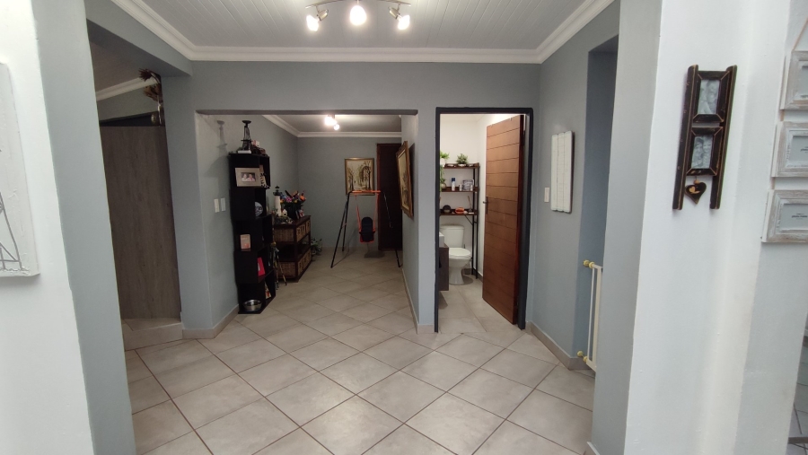 4 Bedroom Property for Sale in Eldoraigne Gauteng