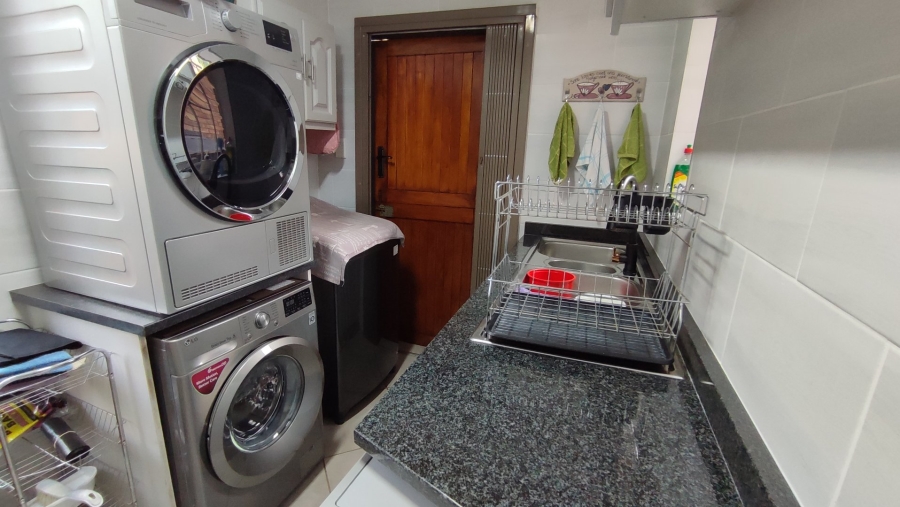 4 Bedroom Property for Sale in Eldoraigne Gauteng