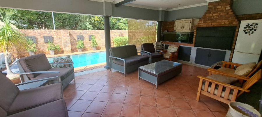 4 Bedroom Property for Sale in Eldoraigne Gauteng