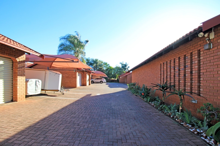 2 Bedroom Property for Sale in Wierda Park Gauteng