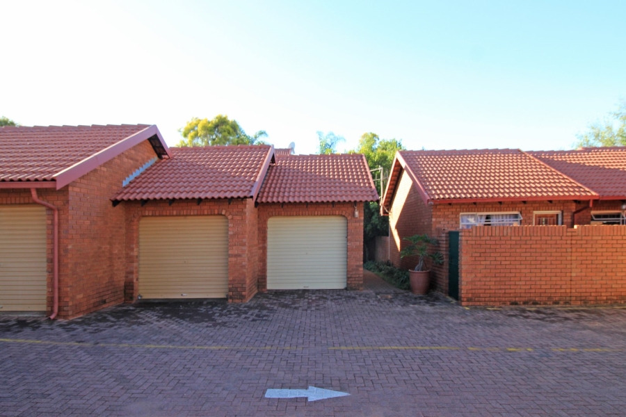 2 Bedroom Property for Sale in Wierda Park Gauteng