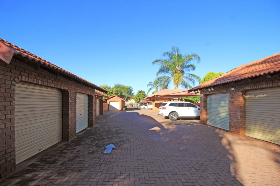 2 Bedroom Property for Sale in Wierda Park Gauteng