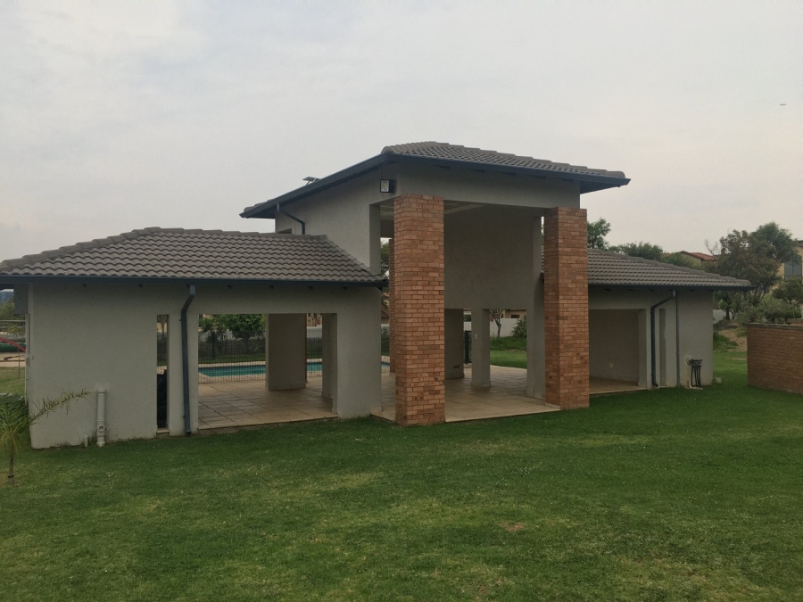 2 Bedroom Property for Sale in Erand Gardens Gauteng