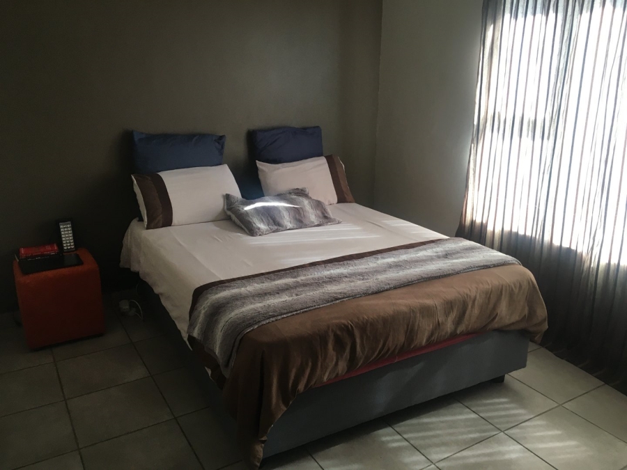 2 Bedroom Property for Sale in Erand Gardens Gauteng