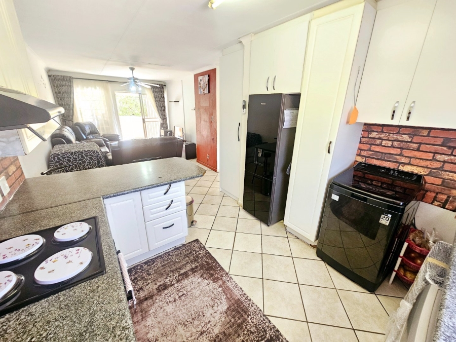 To Let 2 Bedroom Property for Rent in Amberfield Gauteng