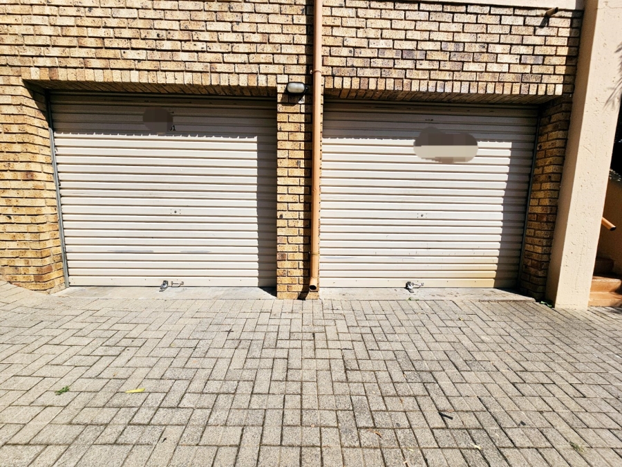 To Let 2 Bedroom Property for Rent in Amberfield Gauteng