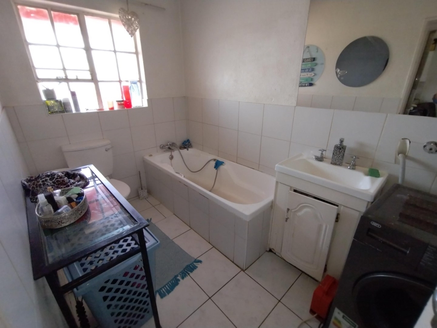 1 Bedroom Property for Sale in Primrose Gauteng