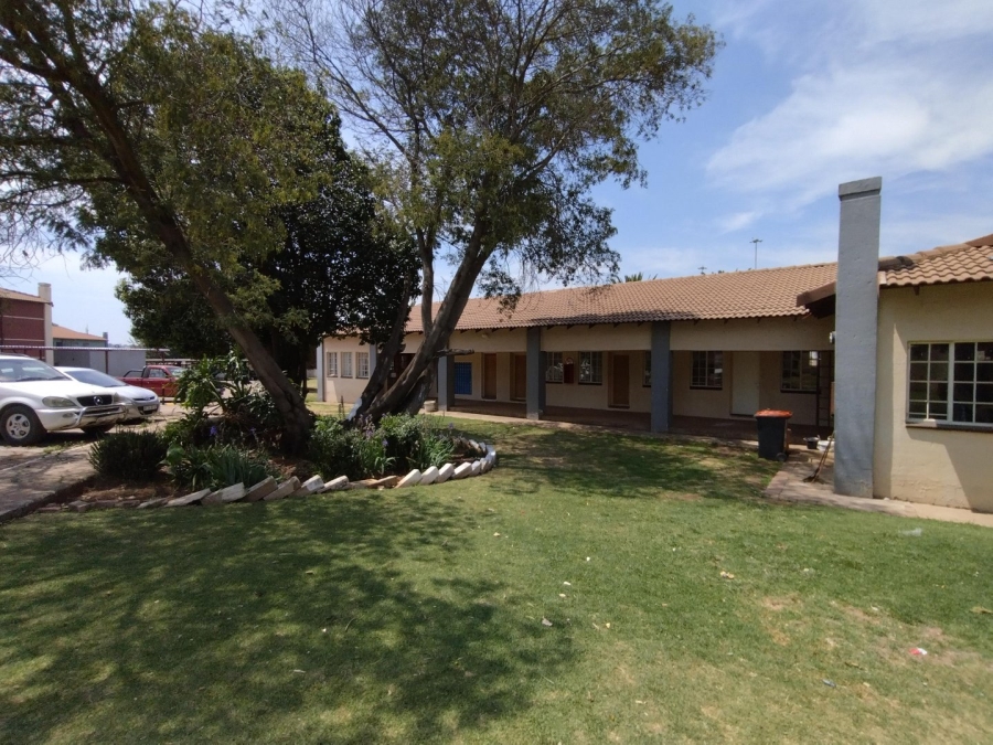 1 Bedroom Property for Sale in Primrose Gauteng