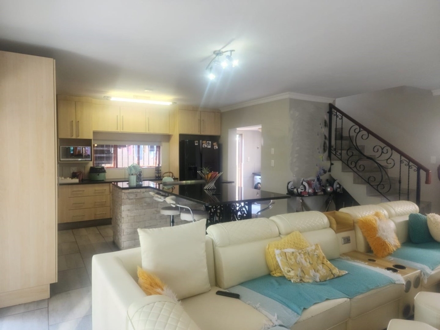 3 Bedroom Property for Sale in Barbeque Downs Gauteng