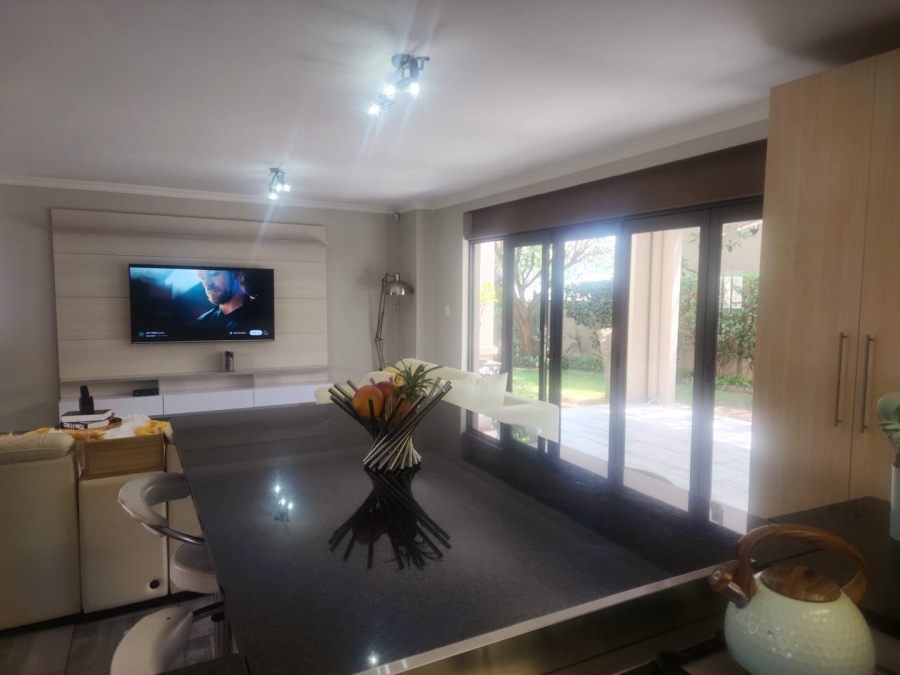 3 Bedroom Property for Sale in Barbeque Downs Gauteng