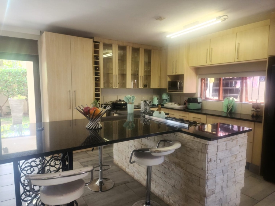 3 Bedroom Property for Sale in Barbeque Downs Gauteng