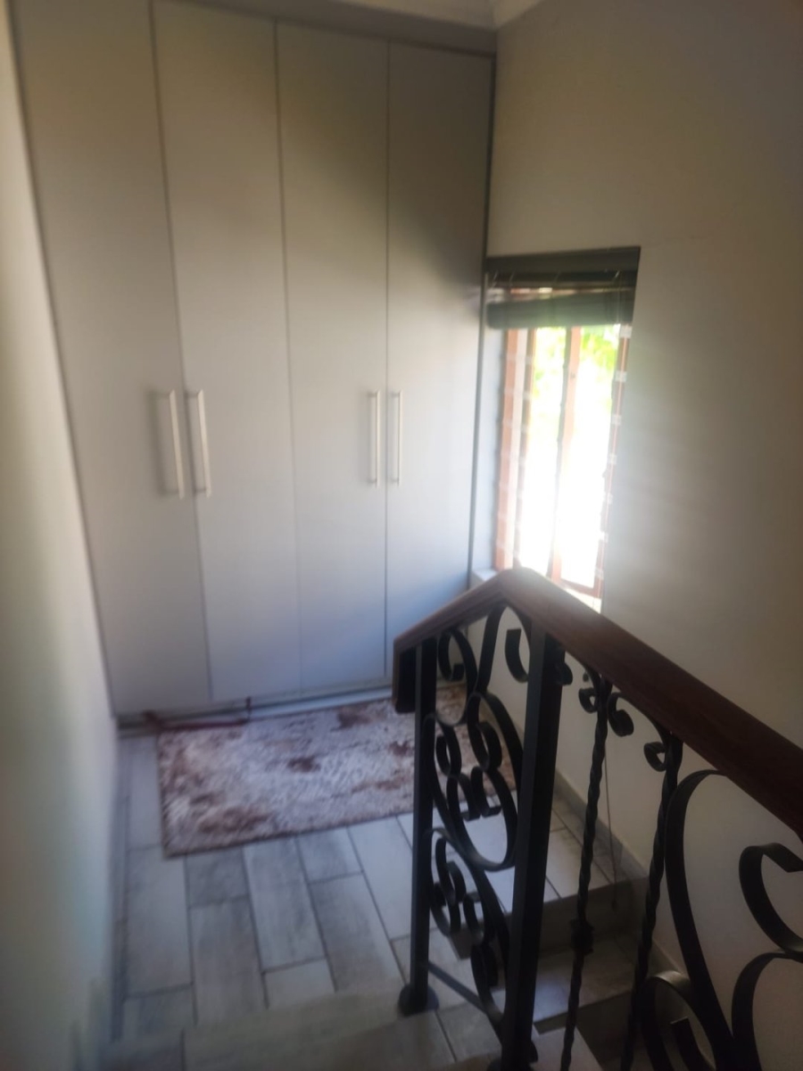 3 Bedroom Property for Sale in Barbeque Downs Gauteng