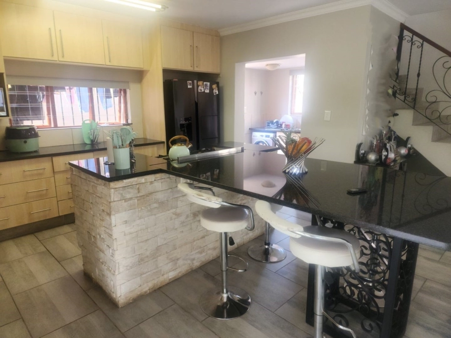 3 Bedroom Property for Sale in Barbeque Downs Gauteng