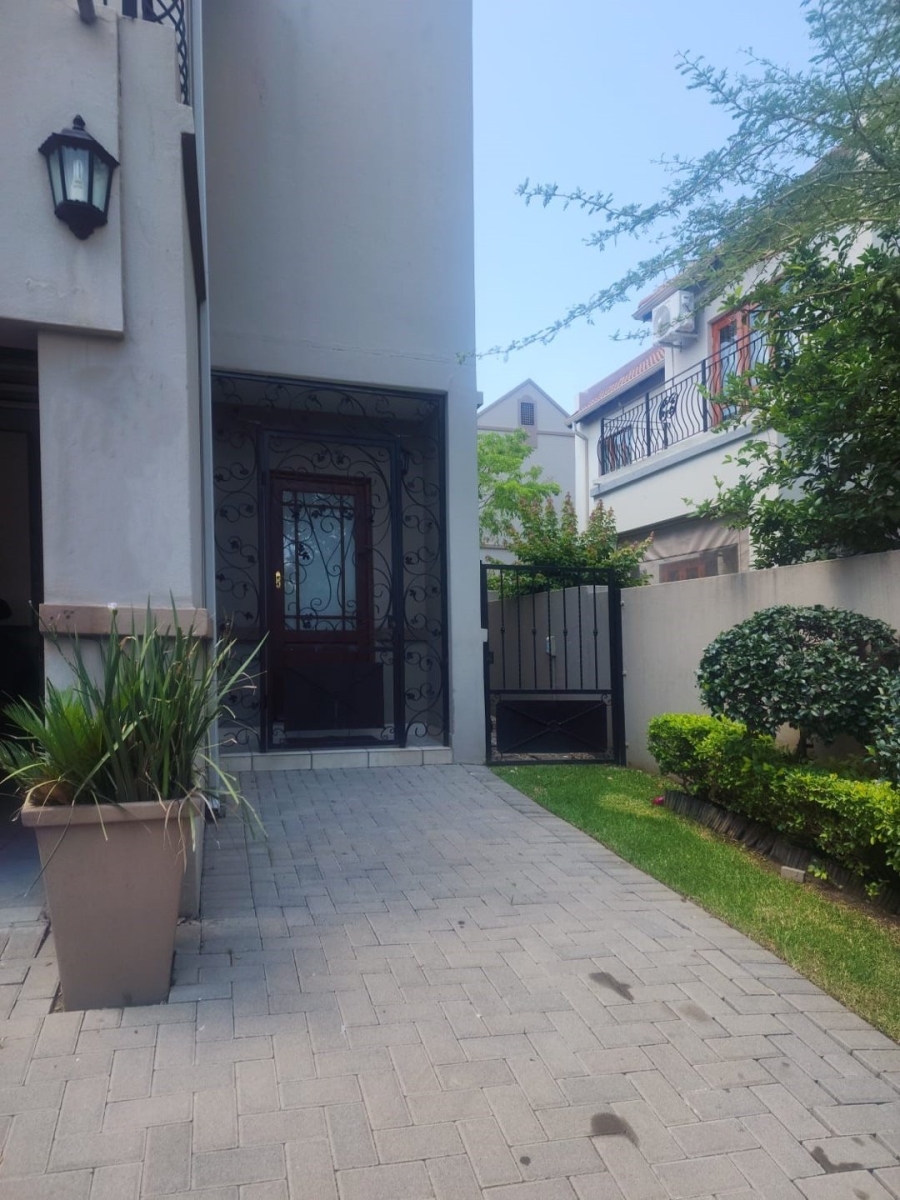 3 Bedroom Property for Sale in Barbeque Downs Gauteng