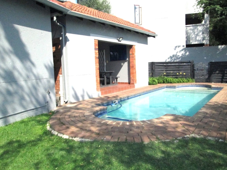 1 Bedroom Property for Sale in Rivonia Gauteng
