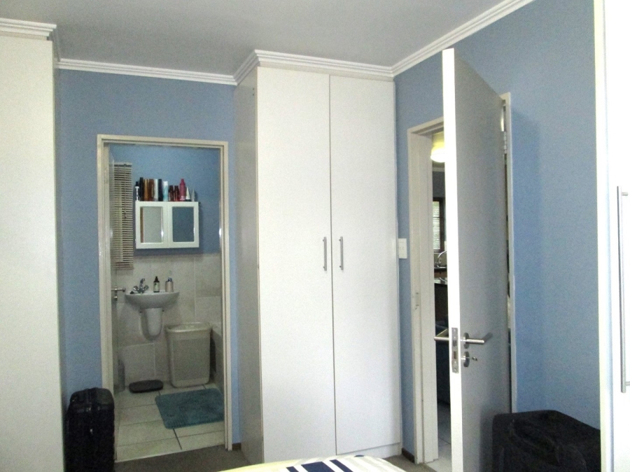 1 Bedroom Property for Sale in Rivonia Gauteng