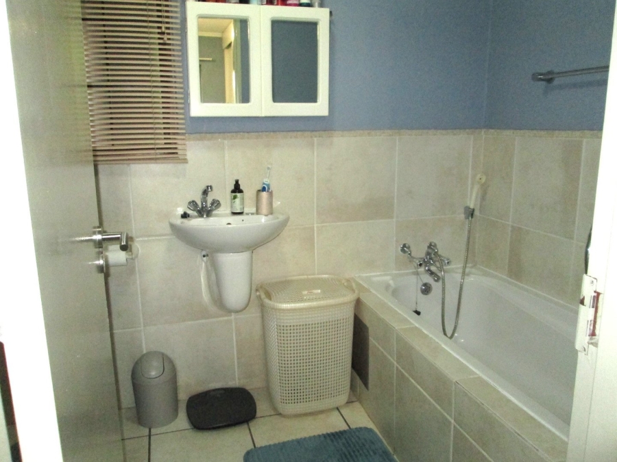 1 Bedroom Property for Sale in Rivonia Gauteng