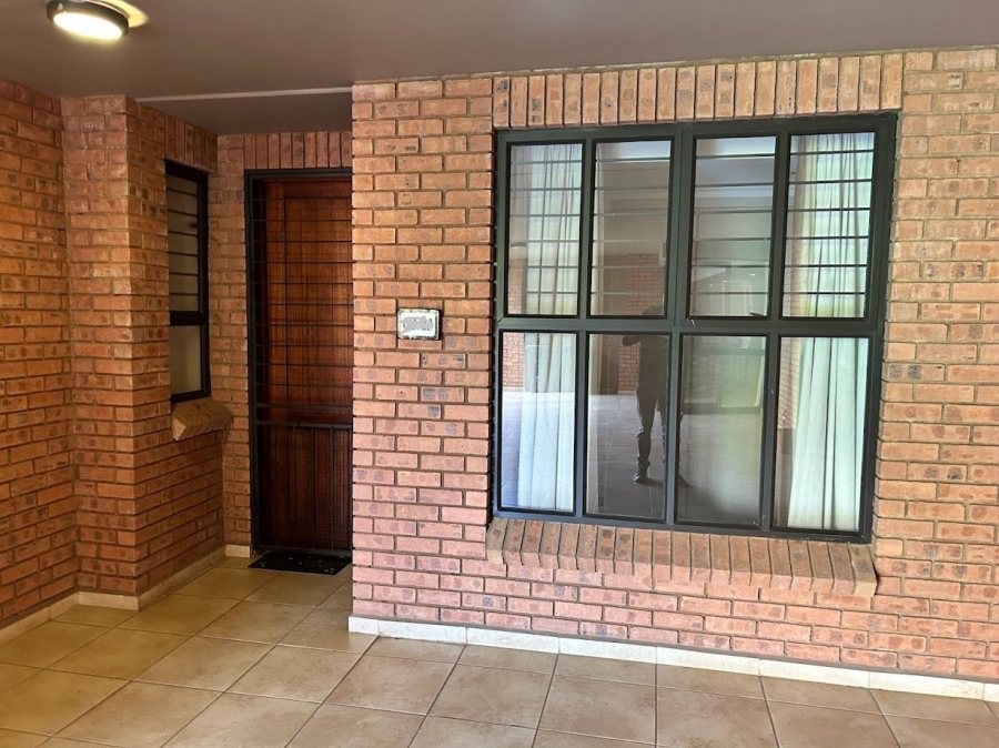 2 Bedroom Property for Sale in Newlands Gauteng