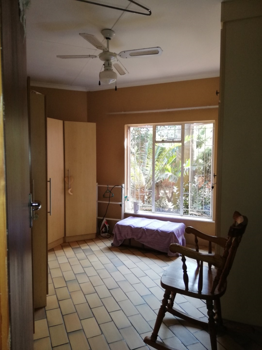 7 Bedroom Property for Sale in Clayville Gauteng