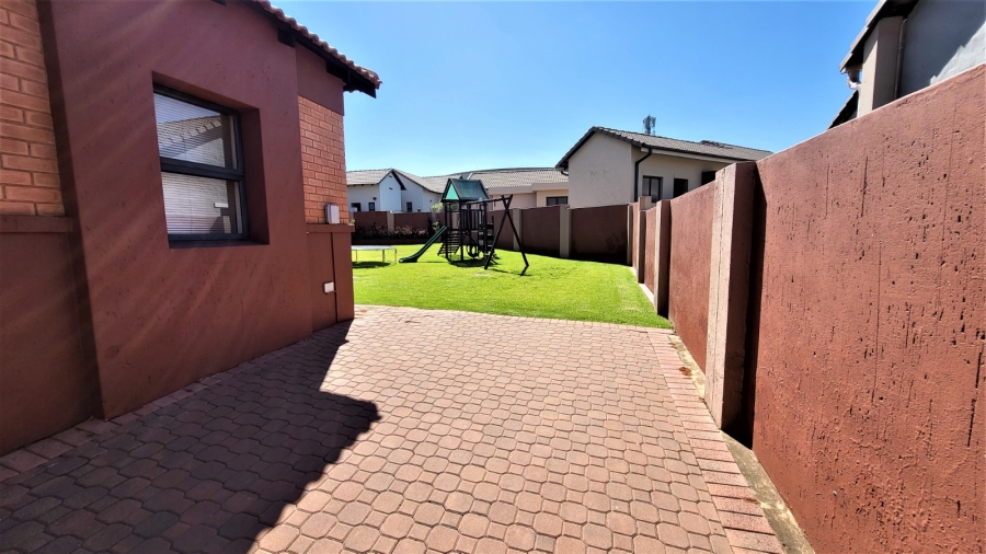 4 Bedroom Property for Sale in Midstream Hill Gauteng