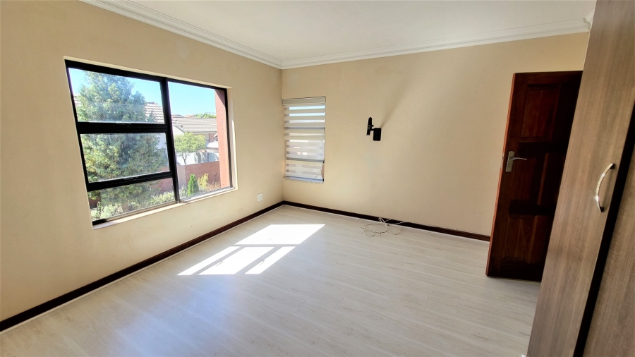 4 Bedroom Property for Sale in Midstream Hill Gauteng