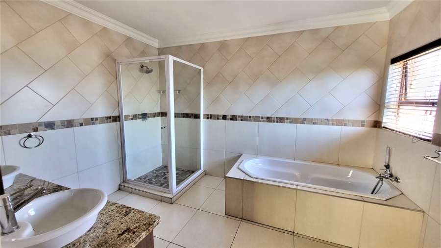 4 Bedroom Property for Sale in Midstream Hill Gauteng