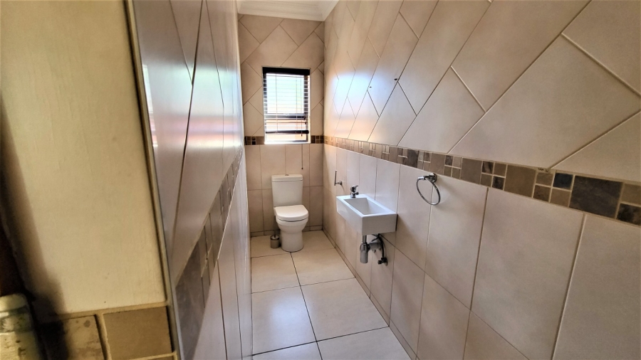 4 Bedroom Property for Sale in Midstream Hill Gauteng