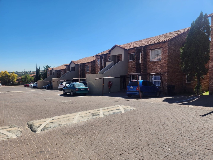 2 Bedroom Property for Sale in Vorna Valley Gauteng