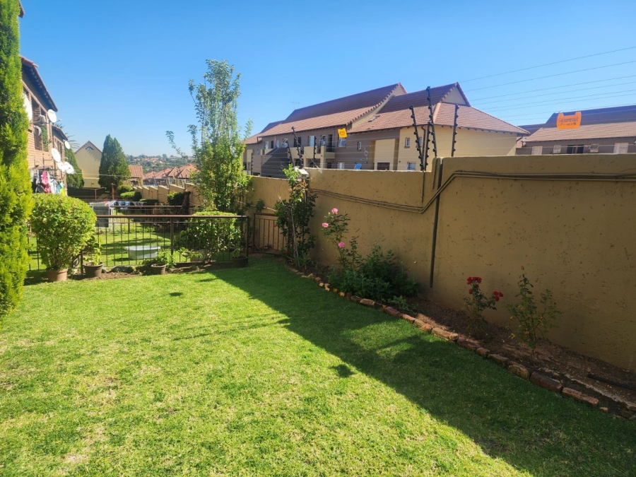 2 Bedroom Property for Sale in Vorna Valley Gauteng