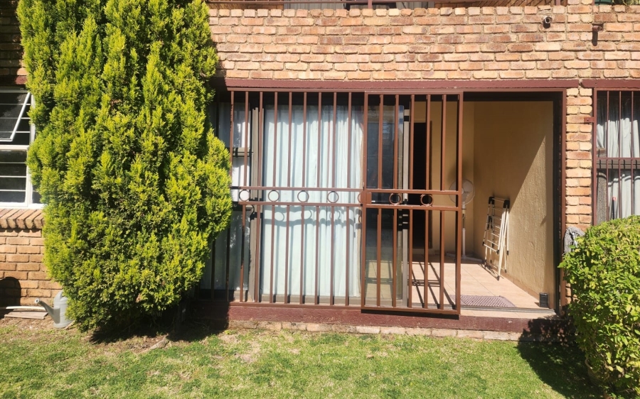 2 Bedroom Property for Sale in Vorna Valley Gauteng