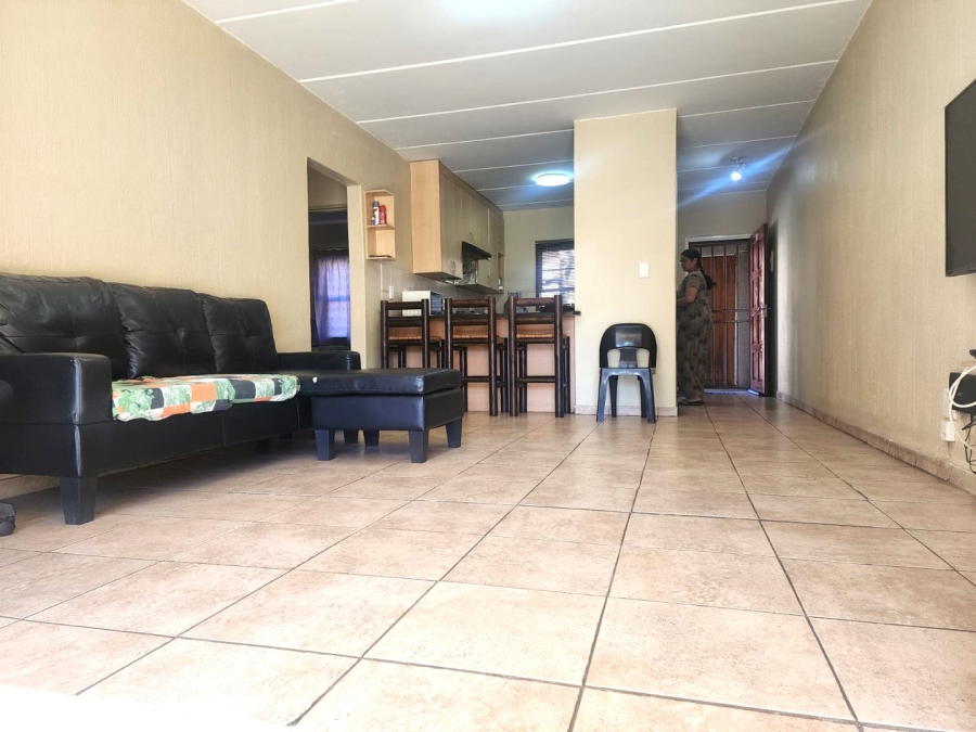 2 Bedroom Property for Sale in Vorna Valley Gauteng