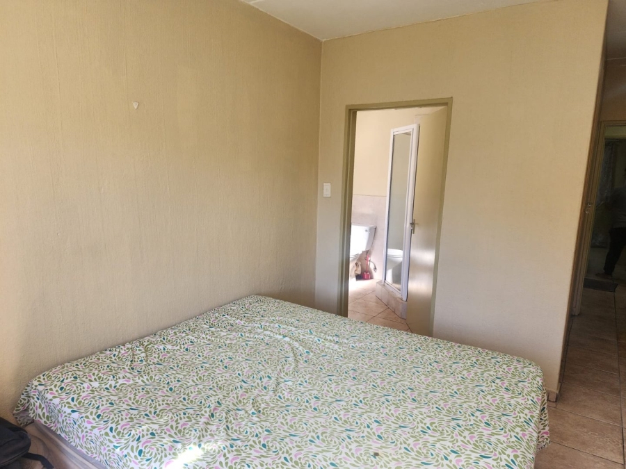 2 Bedroom Property for Sale in Vorna Valley Gauteng