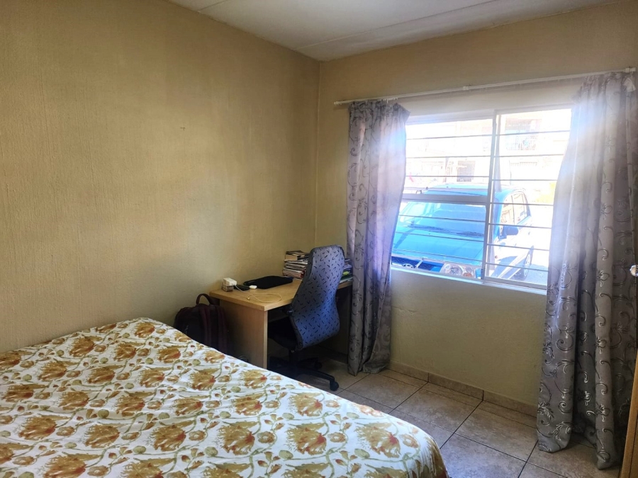 2 Bedroom Property for Sale in Vorna Valley Gauteng